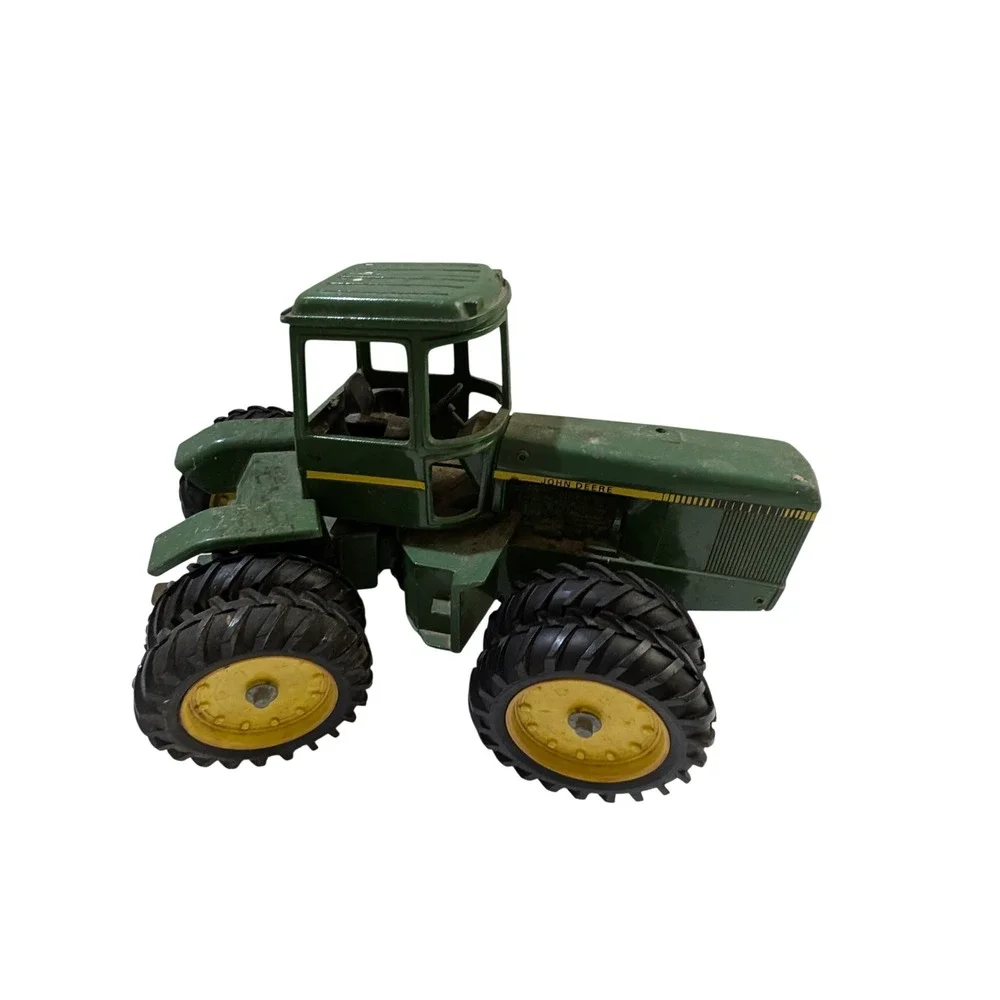 Vintage Ertl John Deere 7520 4WD Tractor 1/16 Duals 1 Hole Hood Green Toy